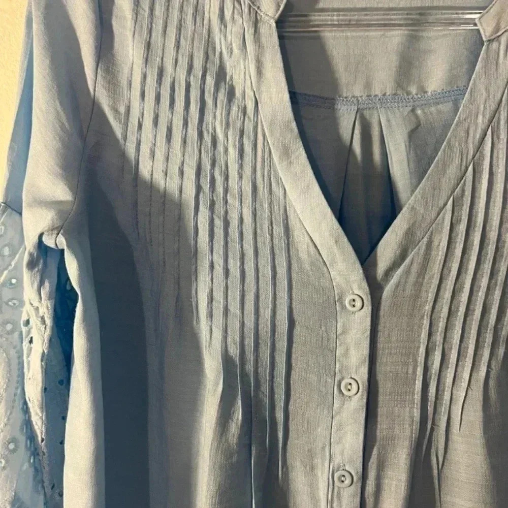 Baby Blue Top with Lace Hole Sleeves Size Small - Picture 8 of 10
